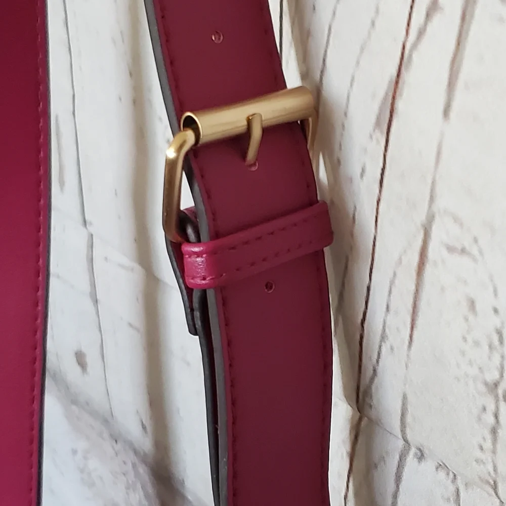 Time and Tru recycled materials puffer quilted camera bag crossbody bag magenta